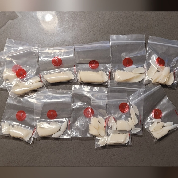 1100 fake nails with press-on glue and fake nail clippers - Picture 7 of 12